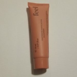 FEEL BEAUTY - Enzymatic Exfoliating Cleanser